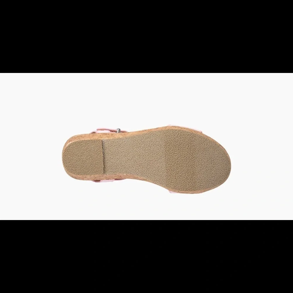 UGG new without